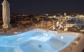Luxury Penthouse Monriva